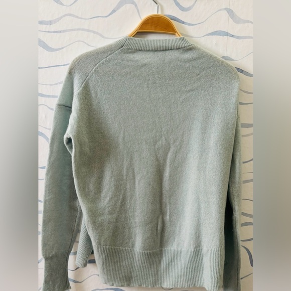 Theory cashmere sweater - Picture 3 of 5